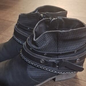 Kohl's Black Ankle Boots with Chain Detail